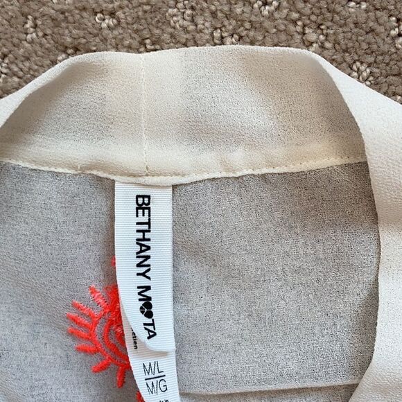 Bethany Mota sheer jacket/sweater. Size M/L. Very good condition. - Picture 2 of 4